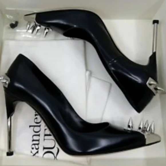 Alexander McQueen Black Spiked Heels - Picture 5 of 5